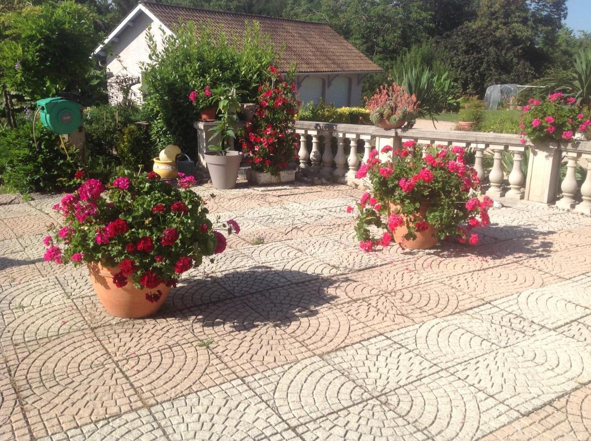 Bed and Breakfast Domaine De La Provencale Saint-Didier-de-la-Tour Exterior foto