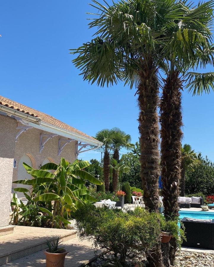 Bed and Breakfast Domaine De La Provencale Saint-Didier-de-la-Tour Exterior foto