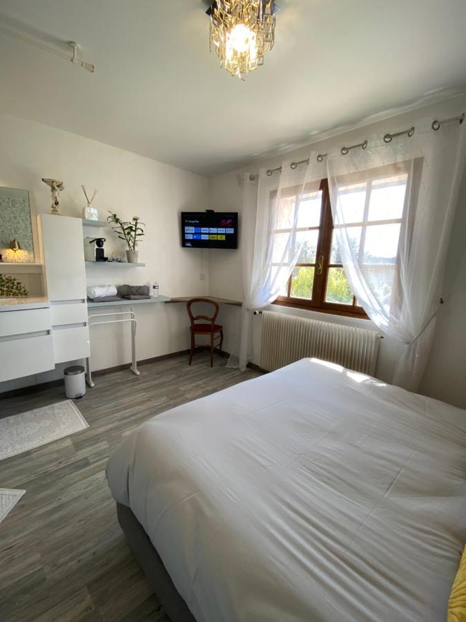 Bed and Breakfast Domaine De La Provencale Saint-Didier-de-la-Tour Exterior foto